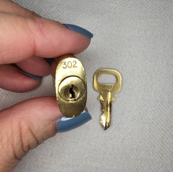 Louis Vuitton Lock & Key #302 AND Dustbag (3pcs) - Picture 5 of 5